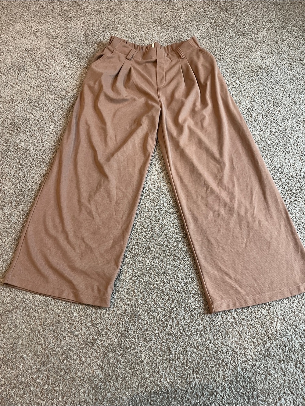 Halara wide Leg Cropped Pants in Tan